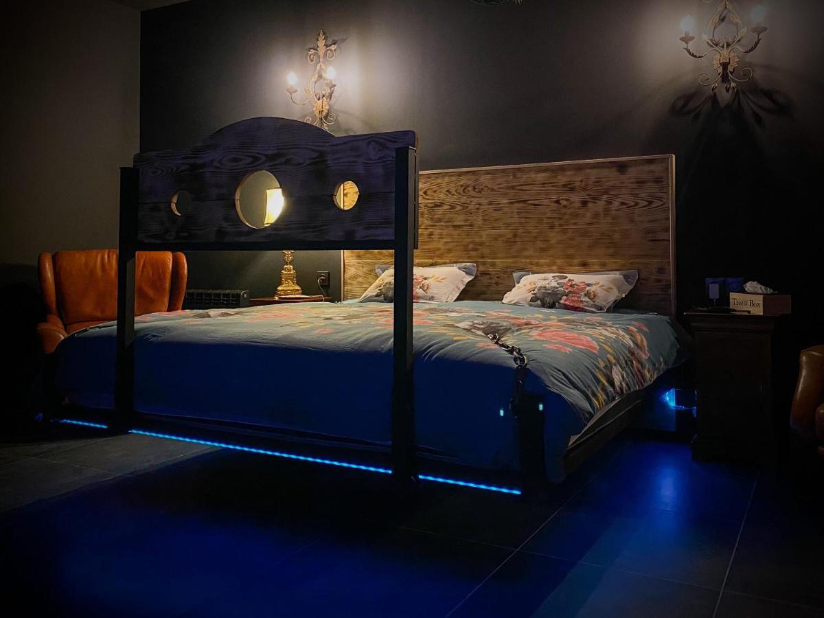 Loveroom Avec Jacuzzi 01 Chazey-sur-Ain Exterior foto