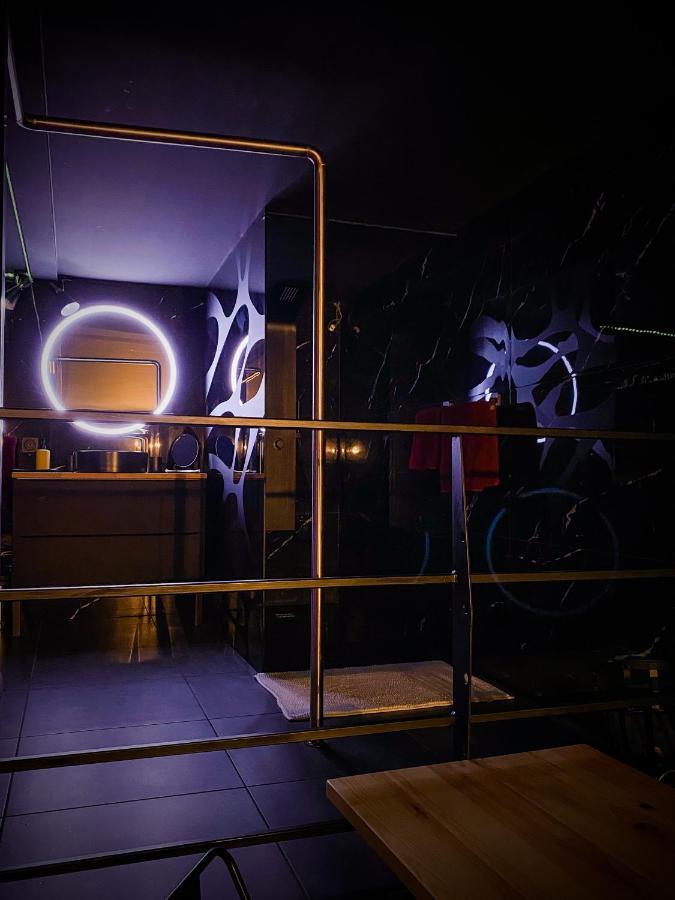 Loveroom Avec Jacuzzi 01 Chazey-sur-Ain Exterior foto