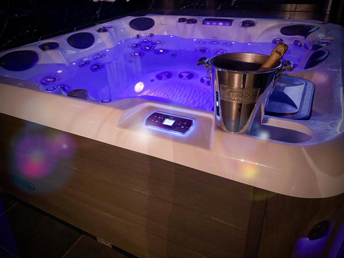 Loveroom Avec Jacuzzi 01 Chazey-sur-Ain Exterior foto